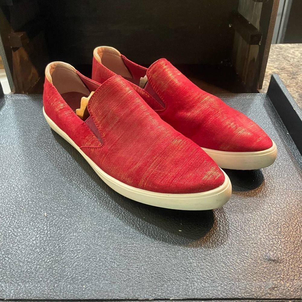 Mark nason red slip on sz 8.5 womens holiday